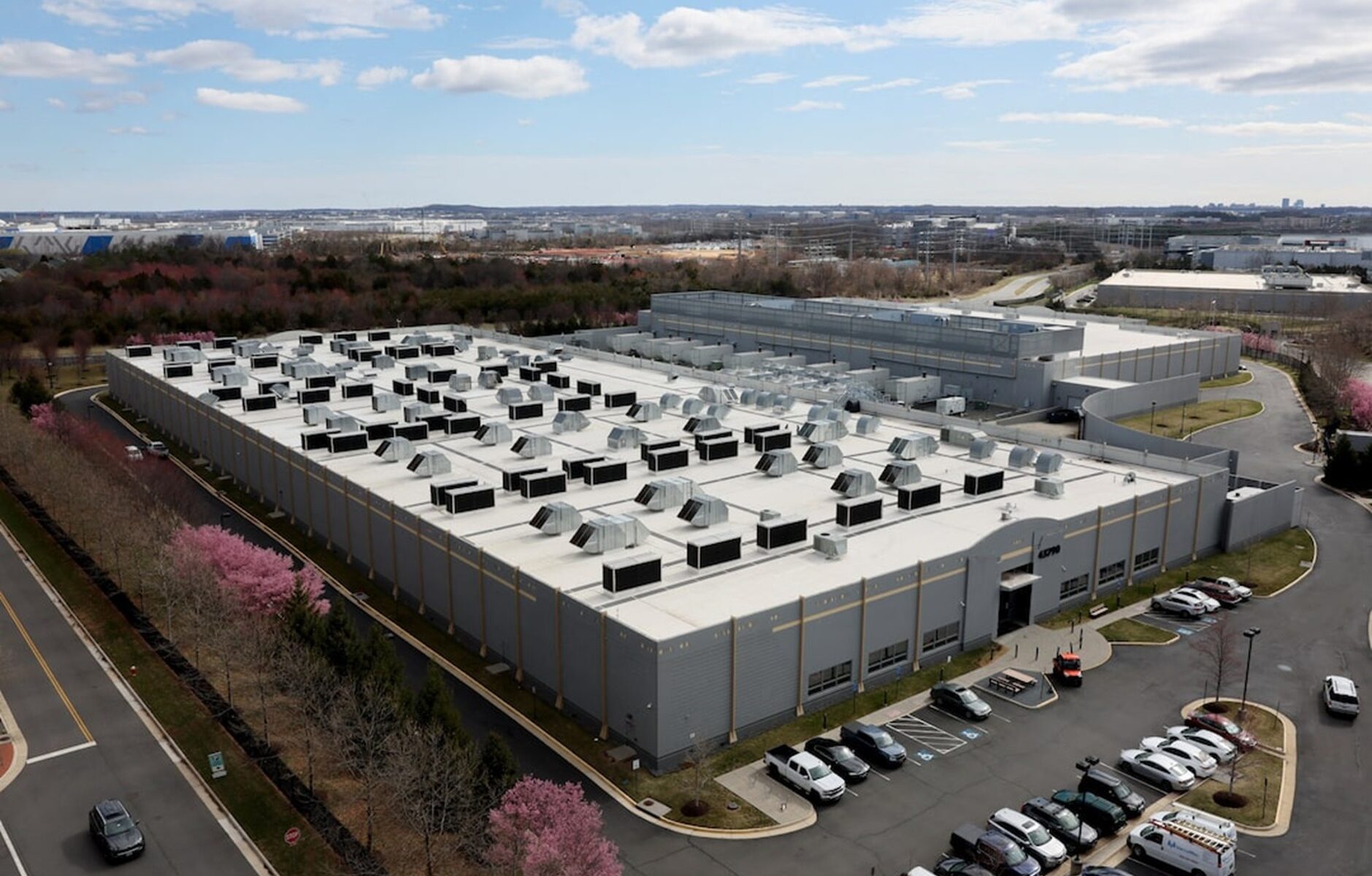 US Datacentre Outages: Rising Risks and Business Implications