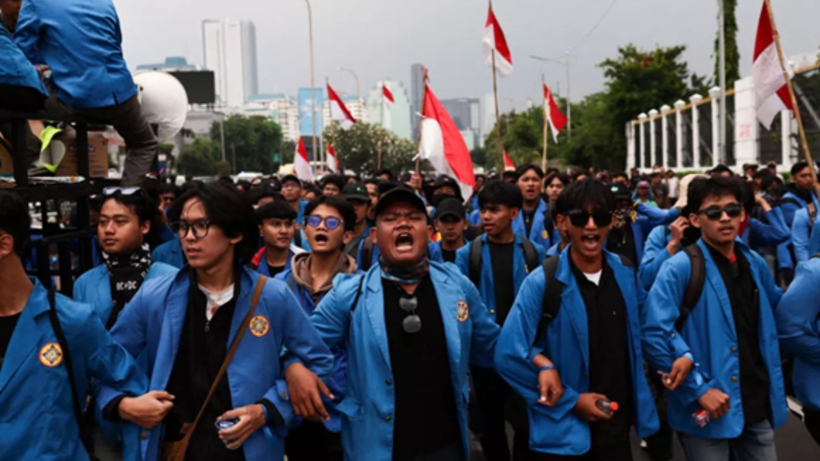 Jakarta Student Protests 2025: Demonstration at DPR RI on 06 October