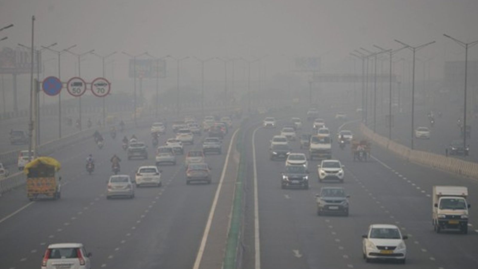 Delhi pollution rises