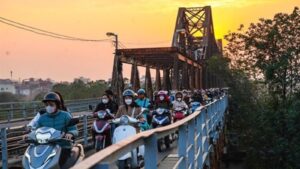 Vehicle Ban on Long Bien Bridge