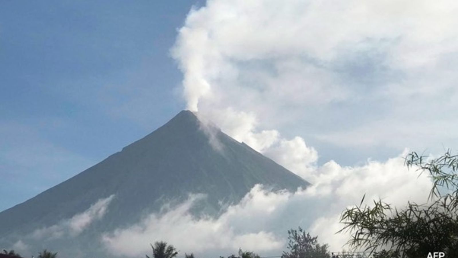 Alert Level Two Issued for Mayon Volcano, Philippines