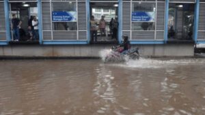 Flood-Induced Transjakarta and Mikrotrans Service Disruptions in Jakarta