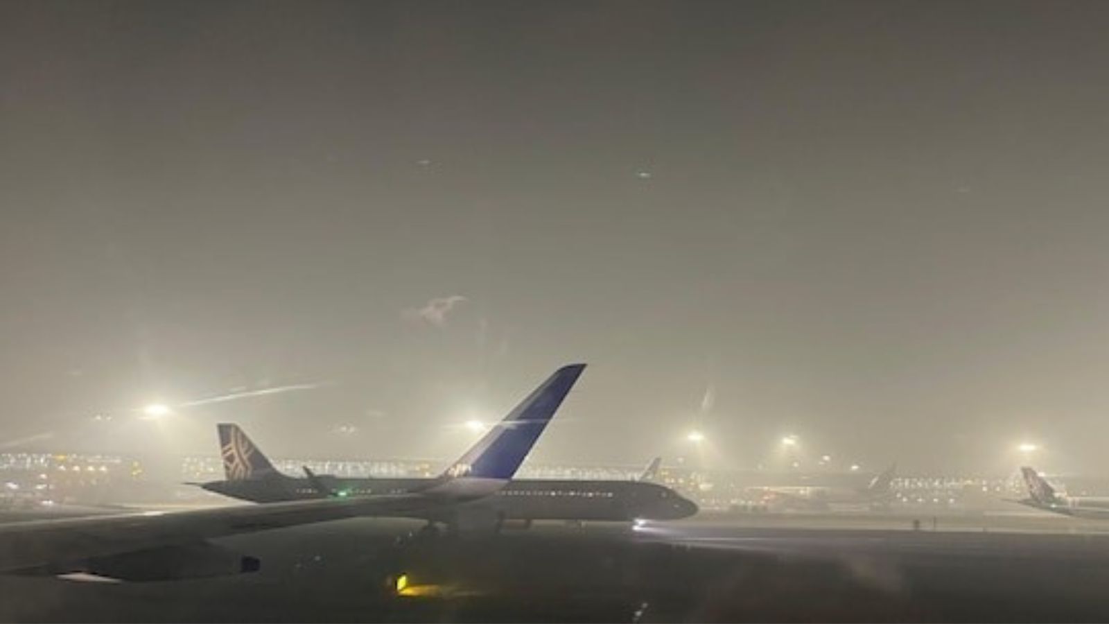 Poor Visibility and Flight Disruptions at Delhi Airport