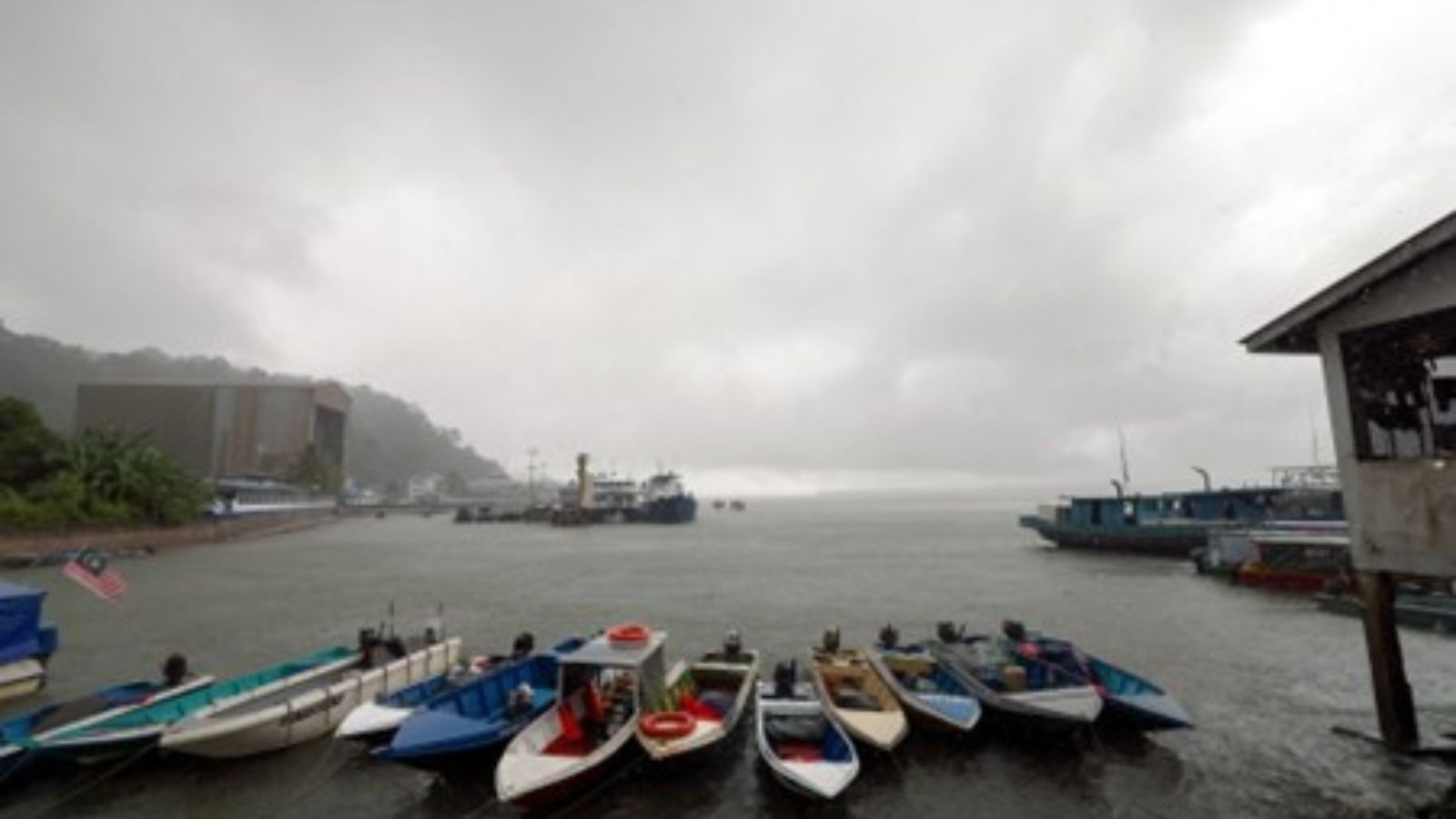 Strong Winds and Rough Seas Warning for Malaysia