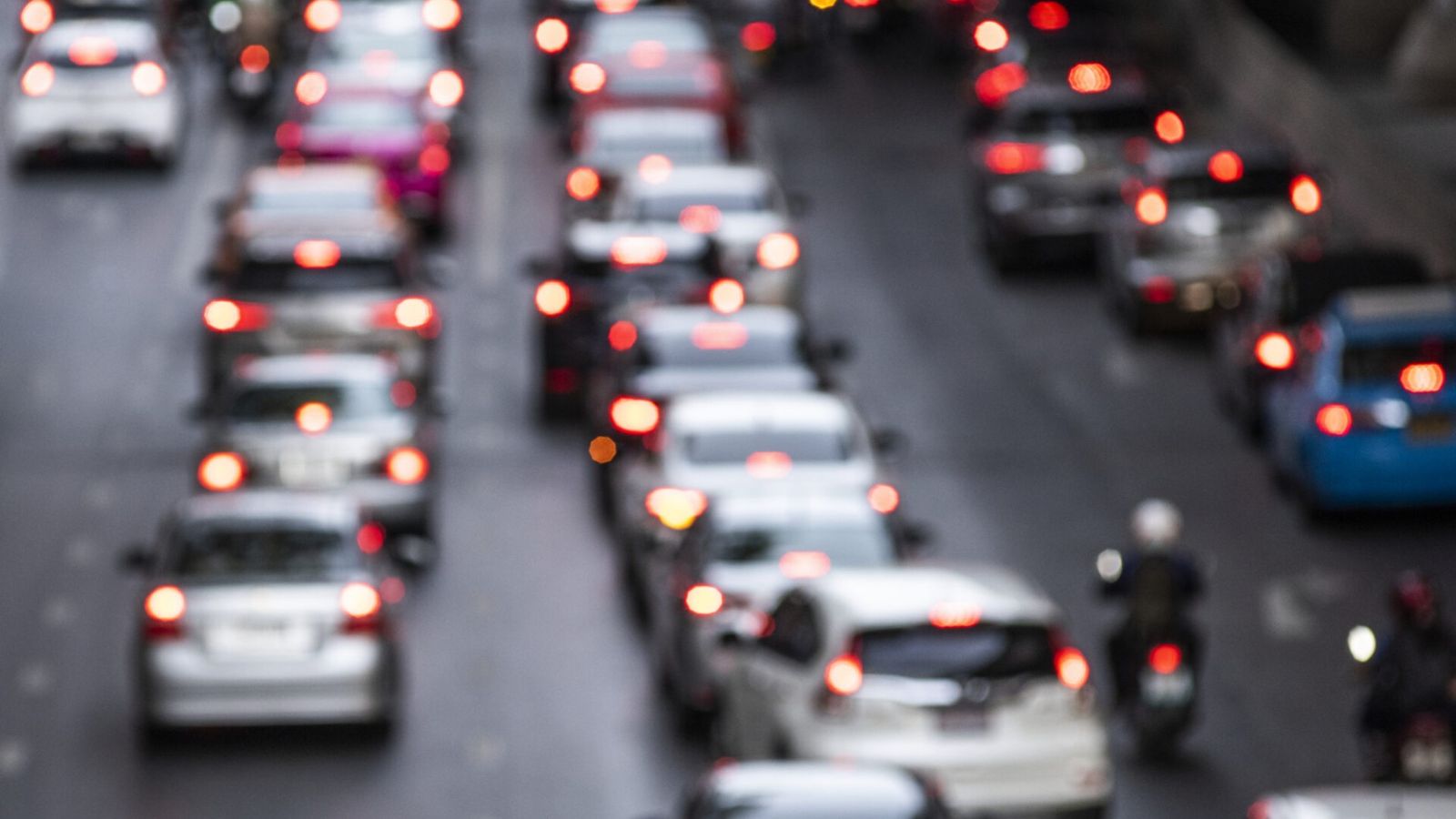 Weekend Traffic Surge Across Auvergne-Rhône-Alpes