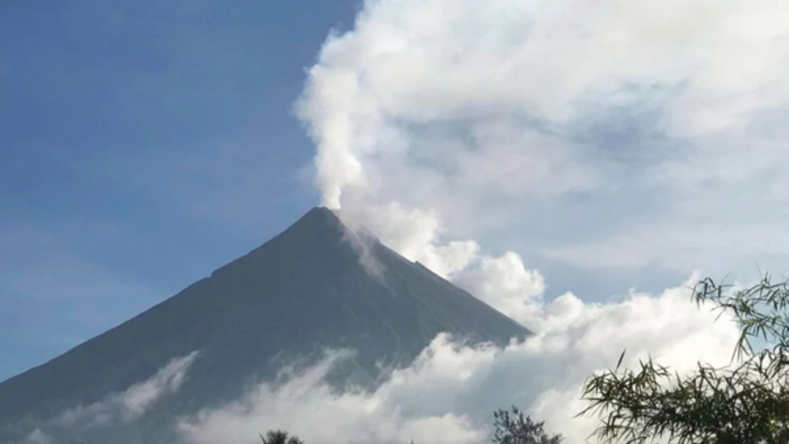 Elevated Volcanic Activity at Mayon Volcano